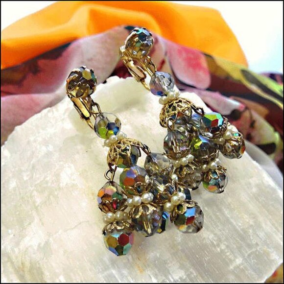 1950s Hattie Carnegie Chandelier Earrings Silver Crystals w Pearls - Picture 3 of 7